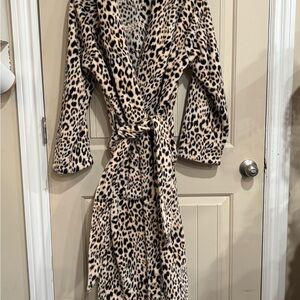 Cozy Victoria’s Secret Leopard Print Women's Long Robe with POCKETS
